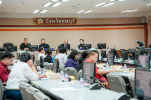 มรภ.เทพสตรี และหัวหน้าส่วนราชการ ต้อนรับคณะทำงานทางวิชาการสภากาชาดไทย ในโอกาสนิเทศและตรวจเยี่ยมโครงการส่งเสริมและพัฒนาการพูด อ่าน เขียนภาษาไทย ของโรงเรียน จ.ลพบุรี