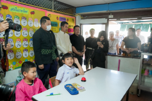 มรภ.เทพสตรี และหัวหน้าส่วนราชการ ต้อนรับคณะทำงานทางวิชาการสภากาชาดไทย ในโอกาสนิเทศและตรวจเยี่ยมโครงการส่งเสริมและพัฒนาการพูด อ่าน เขียนภาษาไทย ของโรงเรียน จ.ลพบุรี