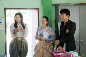 มรภ.เทพสตรี และหัวหน้าส่วนราชการ ต้อนรับคณะทำงานทางวิชาการสภากาชาดไทย ในโอกาสนิเทศและตรวจเยี่ยมโครงการส่งเสริมและพัฒนาการพูด อ่าน เขียนภาษาไทย ของโรงเรียน จ.ลพบุรี