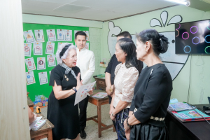 มรภ.เทพสตรี และหัวหน้าส่วนราชการ ต้อนรับคณะทำงานทางวิชาการสภากาชาดไทย ในโอกาสนิเทศและตรวจเยี่ยมโครงการส่งเสริมและพัฒนาการพูด อ่าน เขียนภาษาไทย ของโรงเรียน จ.ลพบุรี