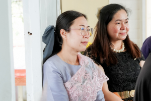 มรภ.เทพสตรี และหัวหน้าส่วนราชการ ต้อนรับคณะทำงานทางวิชาการสภากาชาดไทย ในโอกาสนิเทศและตรวจเยี่ยมโครงการส่งเสริมและพัฒนาการพูด อ่าน เขียนภาษาไทย ของโรงเรียน จ.ลพบุรี