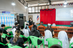 มรภ.เทพสตรี และหัวหน้าส่วนราชการ ต้อนรับคณะทำงานทางวิชาการสภากาชาดไทย ในโอกาสนิเทศและตรวจเยี่ยมโครงการส่งเสริมและพัฒนาการพูด อ่าน เขียนภาษาไทย ของโรงเรียน จ.ลพบุรี