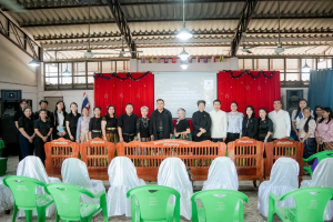 มรภ.เทพสตรี และหัวหน้าส่วนราชการ ต้อนรับคณะทำงานทางวิชาการสภากาชาดไทย ในโอกาสนิเทศและตรวจเยี่ยมโครงการส่งเสริมและพัฒนาการพูด อ่าน เขียนภาษาไทย ของโรงเรียน จ.ลพบุรี