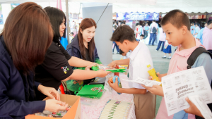 งานสื่อสารองค์กร มรภ.เทพสตรี ร่วมกับกองบริการการศึกษา จัดบูธประชาสัมพันธ์การรับสมัครนักศึกษาเคลื่อนที่ ยกระดับการสื่อสารสู่มาตรฐานสากล