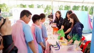 งานสื่อสารองค์กร มรภ.เทพสตรี ร่วมกับกองบริการการศึกษา จัดบูธประชาสัมพันธ์การรับสมัครนักศึกษาเคลื่อนที่ ยกระดับการสื่อสารสู่มาตรฐานสากล