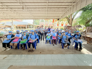 ศูนย์ส่งเสริมการจัดการศึกษาตามพระบรมราโชบาย มรภ.เทพสตรี ลงพื้นที่บางขันหมาก จัดอบรมการทำถั่วกรอบแก้ว หนุนชาวบ้านสร้างอาชีพตามรอยศาสตร์พระราชา