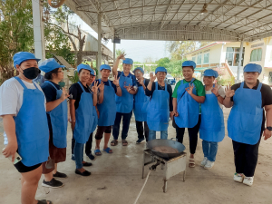 ศูนย์ส่งเสริมการจัดการศึกษาตามพระบรมราโชบาย มรภ.เทพสตรี ลงพื้นที่บางขันหมาก จัดอบรมการทำถั่วกรอบแก้ว หนุนชาวบ้านสร้างอาชีพตามรอยศาสตร์พระราชา