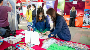 งานสื่อสารองค์กร มรภ.เทพสตรี ร่วมกับกองบริการการศึกษา และกองพัฒนานักศึกษา จัดบูธประชาสัมพันธ์การรับสมัครนักศึกษาเคลื่อนที่ ยกระดับการสื่อสารสู่มาตรฐานสากล