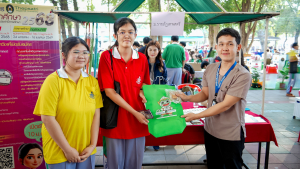 งานสื่อสารองค์กร มรภ.เทพสตรี ร่วมกับกองบริการการศึกษา และกองพัฒนานักศึกษา จัดบูธประชาสัมพันธ์การรับสมัครนักศึกษาเคลื่อนที่ ยกระดับการสื่อสารสู่มาตรฐานสากล