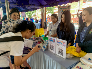  งานสื่อสารองค์กร มรภ.เทพสตรี ร่วมกับคณะวิทยาการจัดการ คณะวิทยาศาสตร์ฯ คณะเทคโนโลยีอุตสาหกรรม กองบริการการศึกษา และกองพัฒนานักศึกษา จัดบูธประชาสัมพันธ์การรับสมัครนักศึกษาเคลื่อนที่ ยกระดับการสื่อสารสู่มาตรฐานสากล