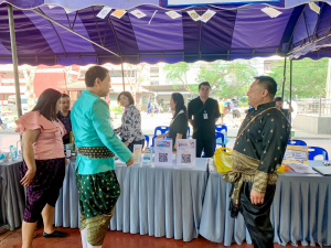  งานสื่อสารองค์กร มรภ.เทพสตรี ร่วมกับคณะวิทยาการจัดการ คณะวิทยาศาสตร์ฯ คณะเทคโนโลยีอุตสาหกรรม กองบริการการศึกษา และกองพัฒนานักศึกษา จัดบูธประชาสัมพันธ์การรับสมัครนักศึกษาเคลื่อนที่ ยกระดับการสื่อสารสู่มาตรฐานสากล