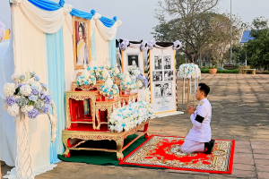 มรภ.เทพสตรี ร่วมพิธีทำบุญตักบาตรอุทิศถวายพระราชกุศลแด่ สมเด็จพระนางเจ้าสิริกิติ์ พระบรมราชินีนาถ พระบรมราชชนนีพันปีหลวง ครบสตมวาร (100 วัน)