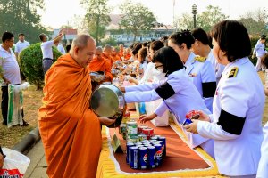 มรภ.เทพสตรี ร่วมพิธีทำบุญตักบาตรอุทิศถวายพระราชกุศลแด่ สมเด็จพระนางเจ้าสิริกิติ์ พระบรมราชินีนาถ พระบรมราชชนนีพันปีหลวง ครบสตมวาร (100 วัน)