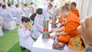 มรภ.เทพสตรี ร่วมพิธีบำเพ็ญกุศลอุทิศถวายพระราชกุศลแด่ สมเด็จพระนางเจ้าสิริกิติ์ พระบรมราชินีนาถ พระบรมราชชนนีพันปีหลวง ครบสตมวาร (100 วัน) ณ โรงเรียนวินิตศึกษาในพระราชูปถัมภ์ฯ