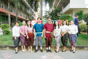 คณะวิทยาการจัดการ ร่วมสืบสานอัตลักษณ์ท้องถิ่น รณรงค์แต่งกายชุดไทยขานรับงานแผ่นดินสมเด็จพระนารายณ์มหาราช ครั้งที่ 38