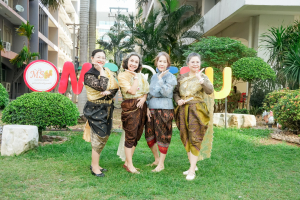 คณะวิทยาการจัดการ ร่วมสืบสานอัตลักษณ์ท้องถิ่น รณรงค์แต่งกายชุดไทยขานรับงานแผ่นดินสมเด็จพระนารายณ์มหาราช ครั้งที่ 38