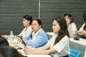 สำนักศิลปะและวัฒนธรรม ยกระดับ “สำรับเทพสตรี” สู่สากล จัดอบรมทักษะงานบริการบนโต๊ะอาหารระดับมืออาชีพ สร้างประสบการณ์ Soft Power อาหาร 3 บุรี