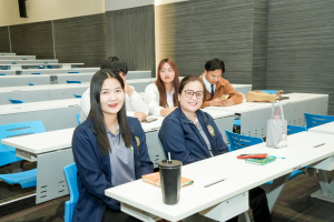 สำนักศิลปะและวัฒนธรรม ยกระดับ “สำรับเทพสตรี” สู่สากล จัดอบรมทักษะงานบริการบนโต๊ะอาหารระดับมืออาชีพ สร้างประสบการณ์ Soft Power อาหาร 3 บุรี