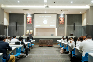 สำนักศิลปะและวัฒนธรรม ยกระดับ “สำรับเทพสตรี” สู่สากล จัดอบรมทักษะงานบริการบนโต๊ะอาหารระดับมืออาชีพ สร้างประสบการณ์ Soft Power อาหาร 3 บุรี