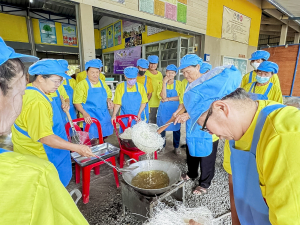 ศูนย์ส่งเสริมการจัดการศึกษาตามพระบรมราโชบาย มรภ.เทพสตรี สานต่อศาสตร์พระราชา ลงพื้นที่ปั้นอาชีพ 
