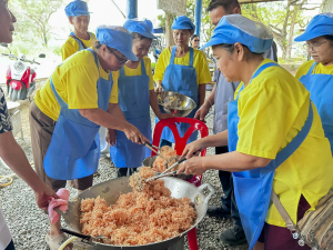 ศูนย์ส่งเสริมการจัดการศึกษาตามพระบรมราโชบาย มรภ.เทพสตรี สานต่อศาสตร์พระราชา ลงพื้นที่ปั้นอาชีพ 