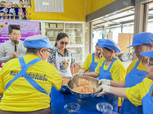 ศูนย์ส่งเสริมการจัดการศึกษาตามพระบรมราโชบาย มรภ.เทพสตรี สานต่อศาสตร์พระราชา ลงพื้นที่ปั้นอาชีพ 