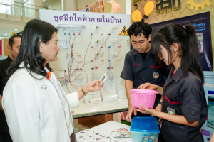 มรภ.เทพสตรี เปิดนิทรรศการ 