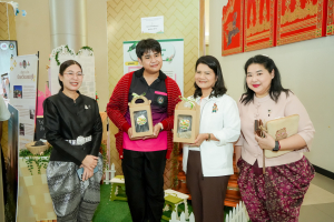 มรภ.เทพสตรี เปิดนิทรรศการ 