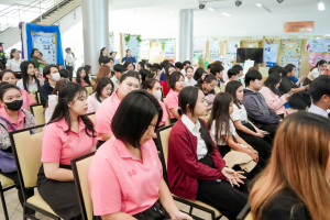 มรภ.เทพสตรี เปิดนิทรรศการ 