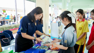 งานสื่อสารองค์กร มรภ.เทพสตรี ร่วมกับกองบริการการศึกษา จัดบูธประชาสัมพันธ์การรับสมัครนักศึกษาเคลื่อนที่ ยกระดับการสื่อสารสู่มาตรฐานสากล