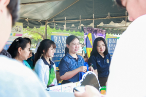 งานสื่อสารองค์กร มรภ.เทพสตรี ร่วมกับคณะวิทยาศาสตร์ฯ คณะเทคโนโลยีอุตสาหกรรม กองบริการการศึกษา และกองพัฒนานักศึกษา จัดบูธประชาสัมพันธ์การรับสมัครนักศึกษาเคลื่อนที่ ยกระดับการสื่อสารสู่มาตรฐานสากล