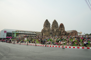 อธิการบดี มรภ.เทพสตรี นำผู้บริหาร คณาจารย์ และบุคลากร ร่วมต้อนรับนายกรัฐมนตรี และคณะ ในพิธีเปิดงานแผ่นดินสมเด็จพระนารายณ์มหาราช ประจำปี พ.ศ. 2569 ครั้งที่ 38