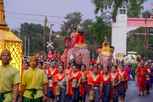 อธิการบดี มรภ.เทพสตรี นำผู้บริหาร คณาจารย์ และบุคลากร ร่วมต้อนรับนายกรัฐมนตรี และคณะ ในพิธีเปิดงานแผ่นดินสมเด็จพระนารายณ์มหาราช ประจำปี พ.ศ. 2569 ครั้งที่ 38
