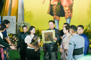 อธิการบดี มรภ.เทพสตรี นำผู้บริหาร คณาจารย์ และบุคลากร ร่วมต้อนรับนายกรัฐมนตรี และคณะ ในพิธีเปิดงานแผ่นดินสมเด็จพระนารายณ์มหาราช ประจำปี พ.ศ. 2569 ครั้งที่ 38