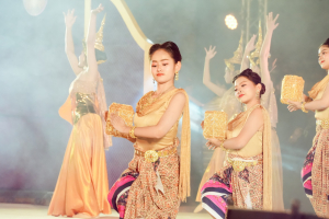 อธิการบดี มรภ.เทพสตรี นำผู้บริหาร คณาจารย์ และบุคลากร ร่วมต้อนรับนายกรัฐมนตรี และคณะ ในพิธีเปิดงานแผ่นดินสมเด็จพระนารายณ์มหาราช ประจำปี พ.ศ. 2569 ครั้งที่ 38