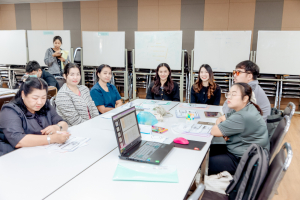 คณะครุศาสตร์ จัดอบรมเชิงปฏิบัติการรุกคืบยกระดับห้องเรียนคุณภาพด้วย STEAM และ AI สู่การวิจัยในชั้นเรียน