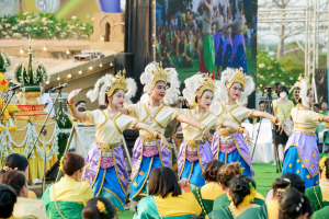 อธิการบดี มรภ.เทพสตรี นำผู้บริหาร และบุคลากร ร่วมพิธีวันคล้ายวันพระบรมราชสมภพสมเด็จพระนารายณ์มหาราช ประจำปี พ.ศ. 2569