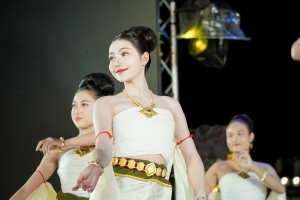 มรภ.เทพสตรี ร่วมสืบสานอัตลักษ์ศิลป์ จัดการแสดง 