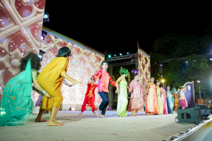 มรภ.เทพสตรี ร่วมสืบสานอัตลักษ์ศิลป์ จัดการแสดง 