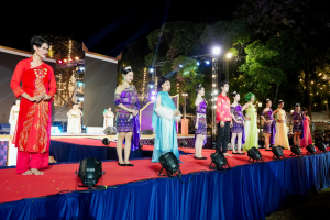 มรภ.เทพสตรี ร่วมสืบสานอัตลักษ์ศิลป์ จัดการแสดง 