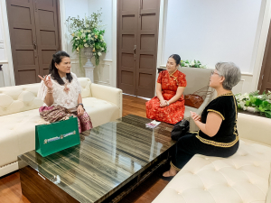 มรภ.เทพสตรี ให้การต้อนรับรองอธิการบดี มหาวิทยาลัยนานาชาติเอเชีย-แปซิฟิก ในโอกาสเยี่ยมชมวิถีวัฒนธรรมและนิทรรศการเทิดพระเกียรติ