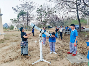 ศูนย์วิทยาศาสตร์ มรภ.เทพสตรี จัดกิจกรรมค่ายดาราศาสตร์ เสริมสร้างทักษะการเรียนรู้นอกห้องเรียนแก่นักเรียนโรงเรียนพิบูลวิทยาลัย