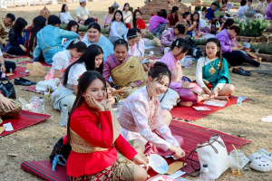 หลักสูตรครุศาสตรบัณฑิต วิชาเอกภาษาไทย คณะมนุษยศาสตร์ฯ ร่วมจัดประชันกลอนสด งานแผ่นดินสมเด็จพระนารายณ์มหาราช ครั้งที่ 38