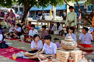 หลักสูตรครุศาสตรบัณฑิต วิชาเอกภาษาไทย คณะมนุษยศาสตร์ฯ ร่วมจัดประชันกลอนสด งานแผ่นดินสมเด็จพระนารายณ์มหาราช ครั้งที่ 38
