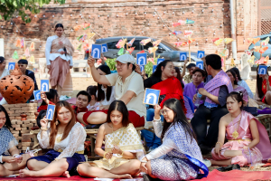 หลักสูตรครุศาสตรบัณฑิต วิชาเอกภาษาไทย คณะมนุษยศาสตร์ฯ ร่วมจัดประชันกลอนสด งานแผ่นดินสมเด็จพระนารายณ์มหาราช ครั้งที่ 38