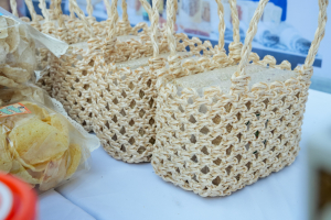 มรภ.เทพสตรี จัดงาน “สำรับกับข้าว 3 บุรี” อย่างงดงามด้วยศิลป์แห่งการจัดสำรับ บูรณาการทุกภาคส่วน ภายใต้การเป็นประธานเปิดงานของผู้ว่าราชการจังหวัดลพบุรี รวมพลัง Soft Power จากนางงาม Mister และศิลปินชื่อดัง ร่วมถ่ายทอดเสน่ห์อาหารท้องถิ่นสู่สังคม เบื้องหลังความสำเร็จเกิดจากการต่อยอดงานวิจัยภาคสนาม สู่การสร้างสรรค์ประสบการณ์อาหารไทยแบบ Fine Dining ยกระดับอาหารท้องถิ่นสู่เวที Soft Power และขับเคลื่อนสู่เศรษฐกิจสร้างสรรค์อย่างเป็นรูปธรรม