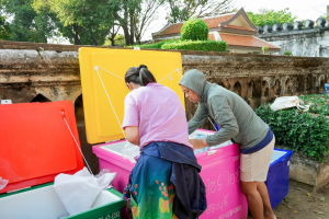 มรภ.เทพสตรี จัดงาน “สำรับกับข้าว 3 บุรี” อย่างงดงามด้วยศิลป์แห่งการจัดสำรับ บูรณาการทุกภาคส่วน ภายใต้การเป็นประธานเปิดงานของผู้ว่าราชการจังหวัดลพบุรี รวมพลัง Soft Power จากนางงาม Mister และศิลปินชื่อดัง ร่วมถ่ายทอดเสน่ห์อาหารท้องถิ่นสู่สังคม เบื้องหลังความสำเร็จเกิดจากการต่อยอดงานวิจัยภาคสนาม สู่การสร้างสรรค์ประสบการณ์อาหารไทยแบบ Fine Dining ยกระดับอาหารท้องถิ่นสู่เวที Soft Power และขับเคลื่อนสู่เศรษฐกิจสร้างสรรค์อย่างเป็นรูปธรรม