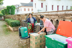 มรภ.เทพสตรี จัดงาน “สำรับกับข้าว 3 บุรี” อย่างงดงามด้วยศิลป์แห่งการจัดสำรับ บูรณาการทุกภาคส่วน ภายใต้การเป็นประธานเปิดงานของผู้ว่าราชการจังหวัดลพบุรี รวมพลัง Soft Power จากนางงาม Mister และศิลปินชื่อดัง ร่วมถ่ายทอดเสน่ห์อาหารท้องถิ่นสู่สังคม เบื้องหลังความสำเร็จเกิดจากการต่อยอดงานวิจัยภาคสนาม สู่การสร้างสรรค์ประสบการณ์อาหารไทยแบบ Fine Dining ยกระดับอาหารท้องถิ่นสู่เวที Soft Power และขับเคลื่อนสู่เศรษฐกิจสร้างสรรค์อย่างเป็นรูปธรรม