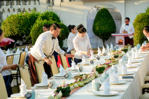 มรภ.เทพสตรี จัดงาน “สำรับกับข้าว 3 บุรี” อย่างงดงามด้วยศิลป์แห่งการจัดสำรับ บูรณาการทุกภาคส่วน ภายใต้การเป็นประธานเปิดงานของผู้ว่าราชการจังหวัดลพบุรี รวมพลัง Soft Power จากนางงาม Mister และศิลปินชื่อดัง ร่วมถ่ายทอดเสน่ห์อาหารท้องถิ่นสู่สังคม เบื้องหลังความสำเร็จเกิดจากการต่อยอดงานวิจัยภาคสนาม สู่การสร้างสรรค์ประสบการณ์อาหารไทยแบบ Fine Dining ยกระดับอาหารท้องถิ่นสู่เวที Soft Power และขับเคลื่อนสู่เศรษฐกิจสร้างสรรค์อย่างเป็นรูปธรรม