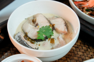 มรภ.เทพสตรี จัดงาน “สำรับกับข้าว 3 บุรี” อย่างงดงามด้วยศิลป์แห่งการจัดสำรับ บูรณาการทุกภาคส่วน ภายใต้การเป็นประธานเปิดงานของผู้ว่าราชการจังหวัดลพบุรี รวมพลัง Soft Power จากนางงาม Mister และศิลปินชื่อดัง ร่วมถ่ายทอดเสน่ห์อาหารท้องถิ่นสู่สังคม เบื้องหลังความสำเร็จเกิดจากการต่อยอดงานวิจัยภาคสนาม สู่การสร้างสรรค์ประสบการณ์อาหารไทยแบบ Fine Dining ยกระดับอาหารท้องถิ่นสู่เวที Soft Power และขับเคลื่อนสู่เศรษฐกิจสร้างสรรค์อย่างเป็นรูปธรรม